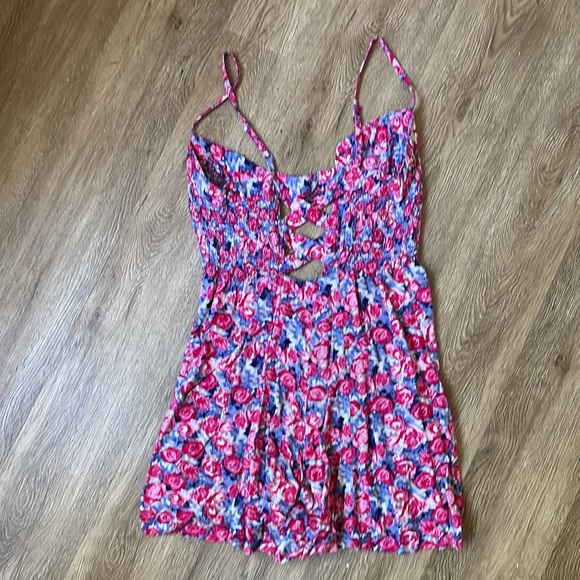 Sweetheart Neck Romper w Pockets and adjustable straps and back rouching - Picture 4 of 6